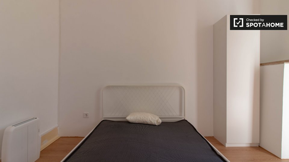 Double room Lisbon, 8 beds — photo 26