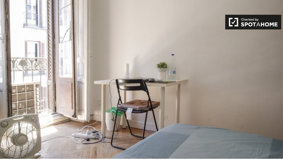 Double room Madrid, 12 beds, 280m² — photo 3