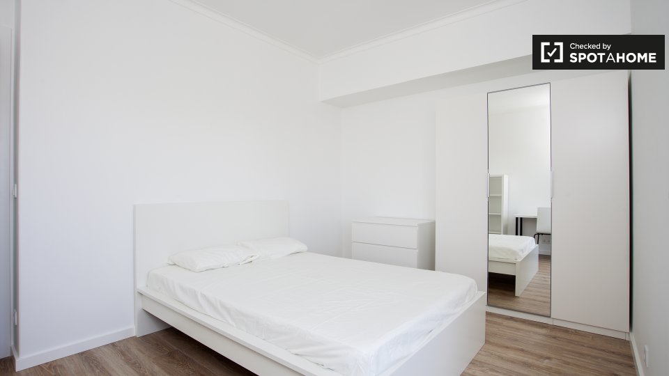 Double room Lisbon, 7 beds, 180m² — photo 1
