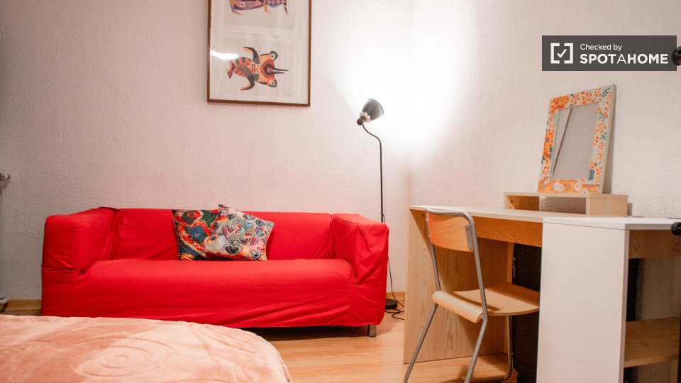 Double room Madrid, 3 beds, 125m² — photo 3