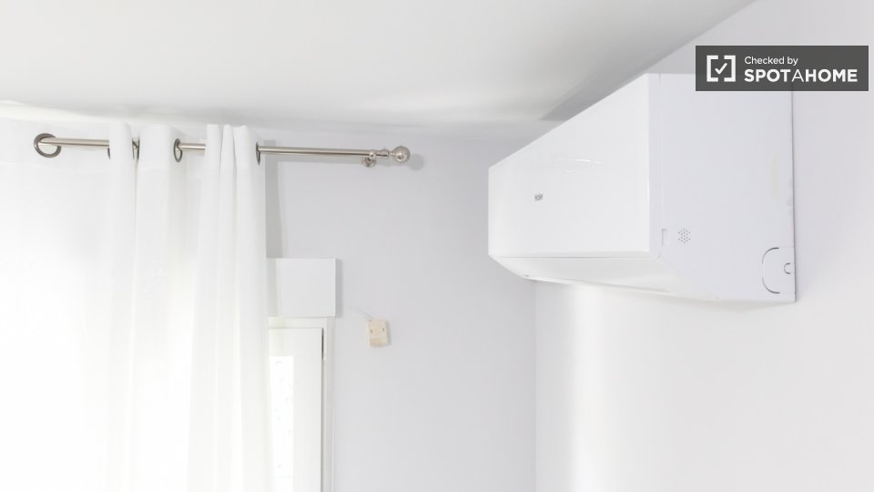 Double room Madrid, 4 beds, 75m² — photo 11