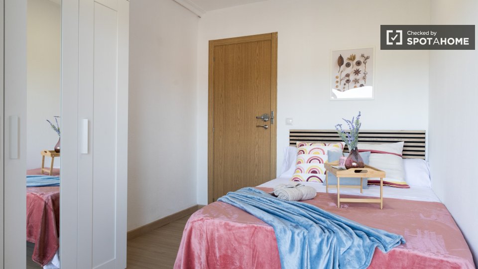 Double room Madrid, 4 beds — photo 14