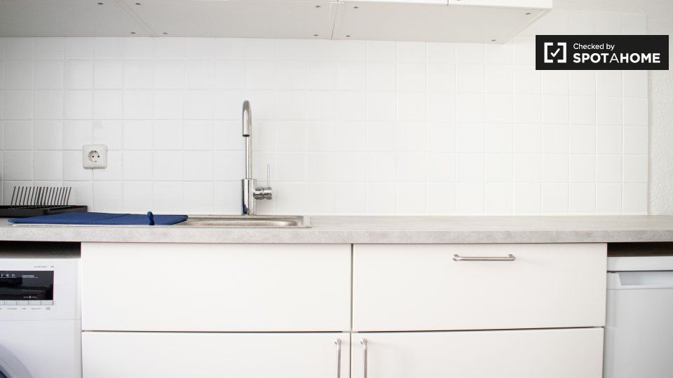 Apartment Berlin, 1 bed, 65m² — photo 2