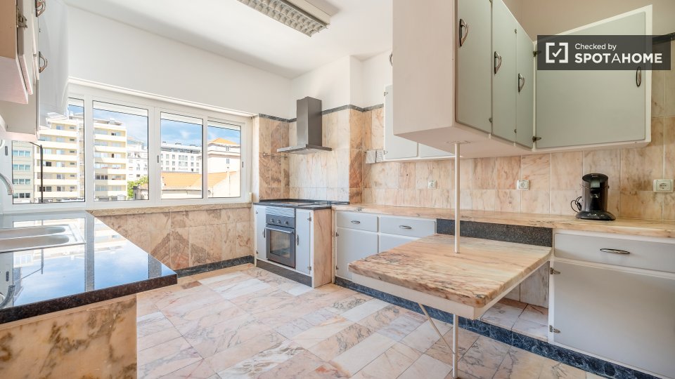 Double room Lisbon, 7 beds — photo 13
