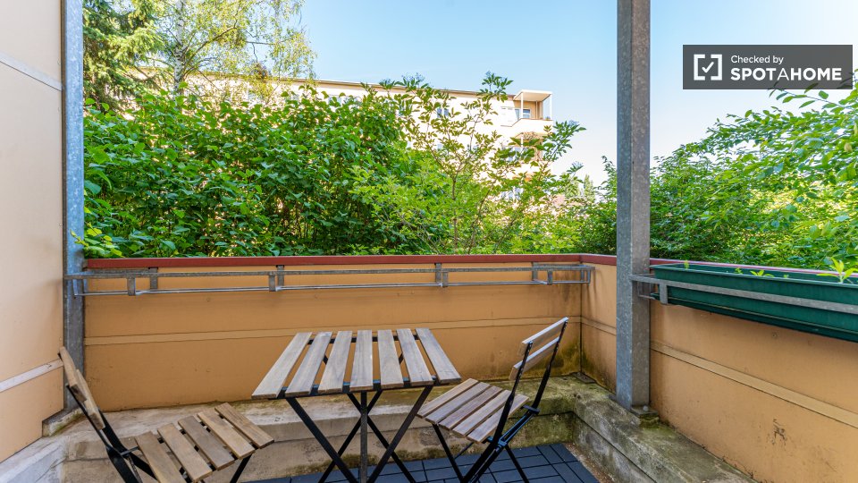 Double room Berlin, 3 beds, 58m² — photo 10