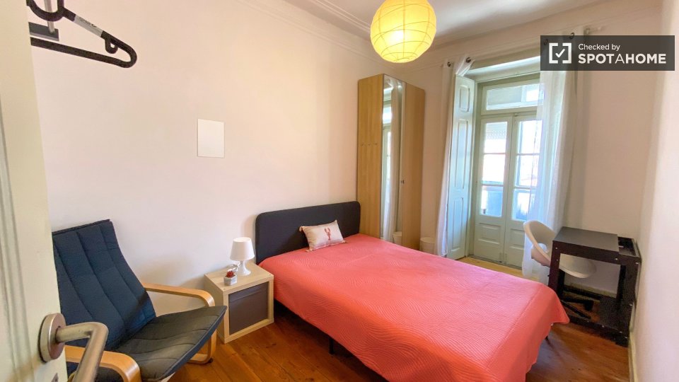 Double room Lisbon, 6 beds — photo 14