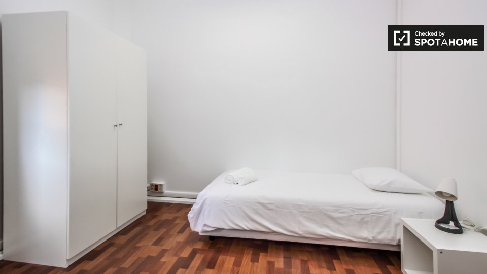 Double room Lisbon, 11 beds — photo 2