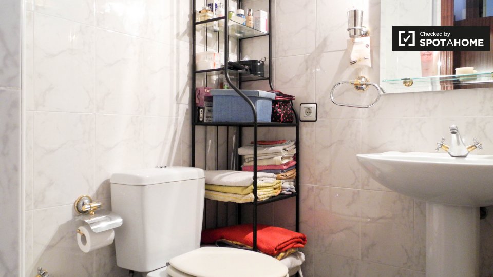 Double room Seville, 4 beds, 90m² — photo 15