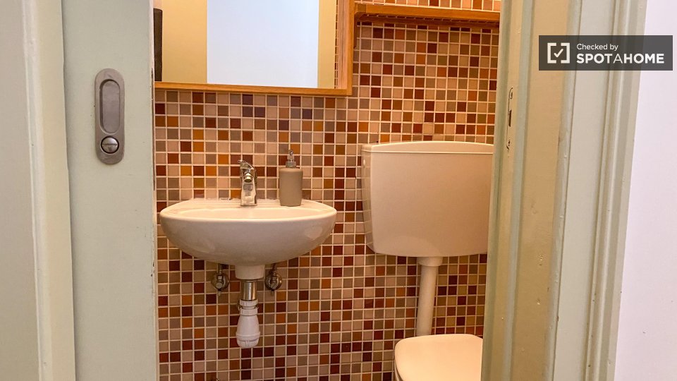 Double room Lisbon, 6 beds — photo 15