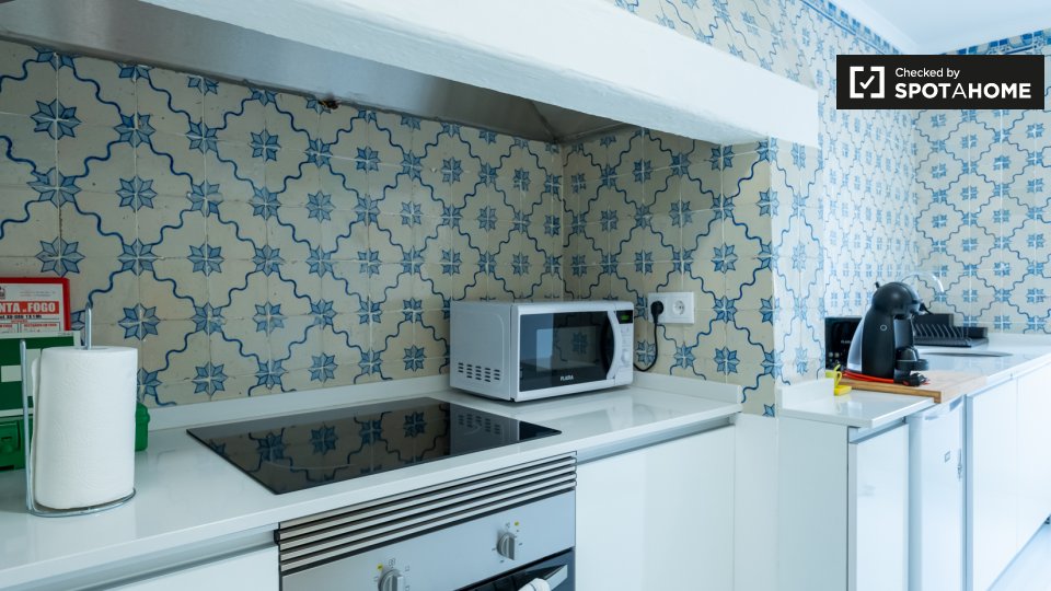 Apartment Lisbon, 2 beds — photo 16