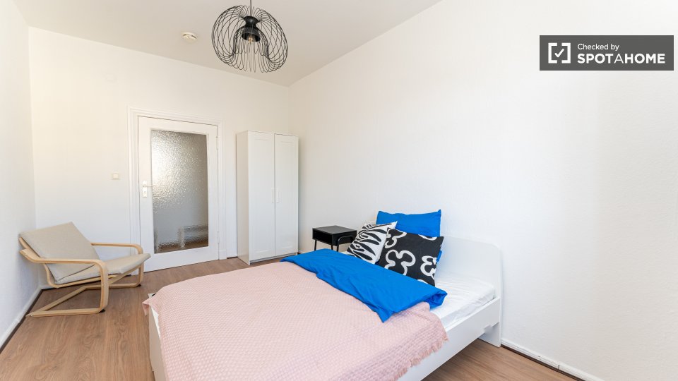 Double room Berlin, 5 beds, 84m² — photo 10