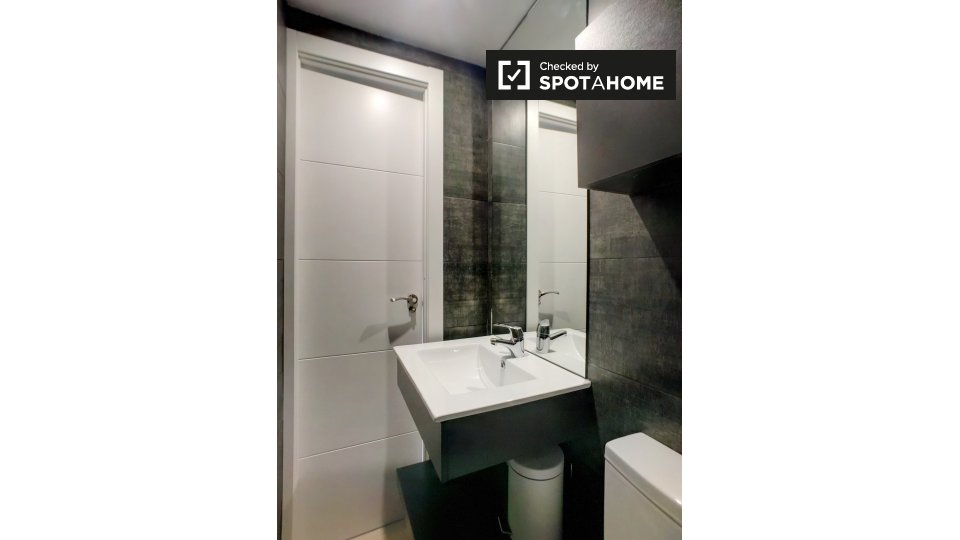Double room Madrid, 6 beds — photo 4