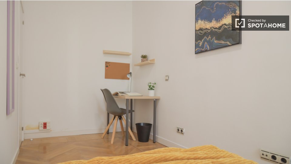Double room Madrid, 18 beds — photo 16