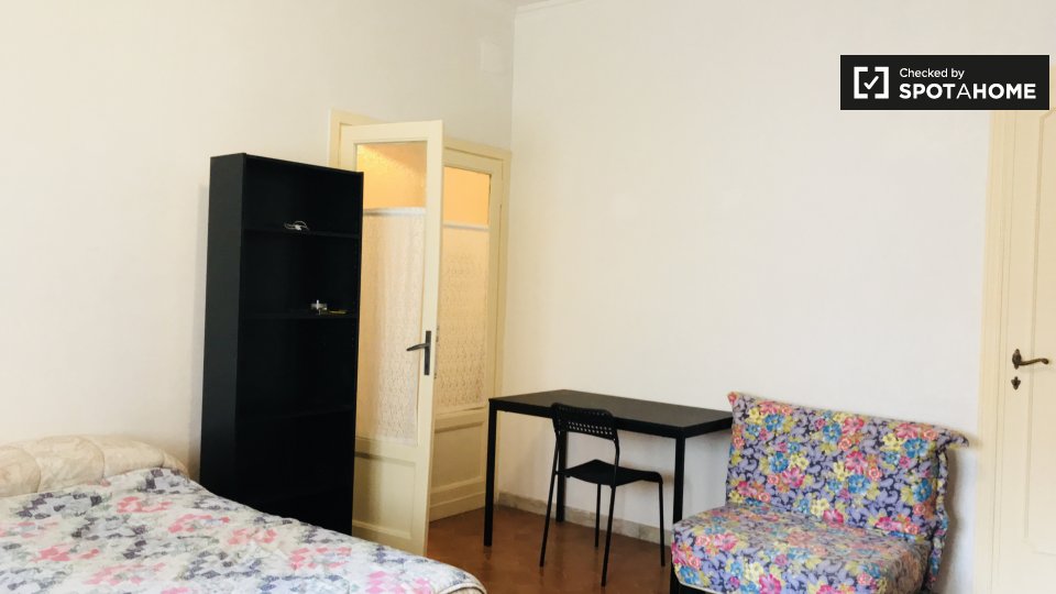 Double room Rome, 3 beds, 85m² — photo 4