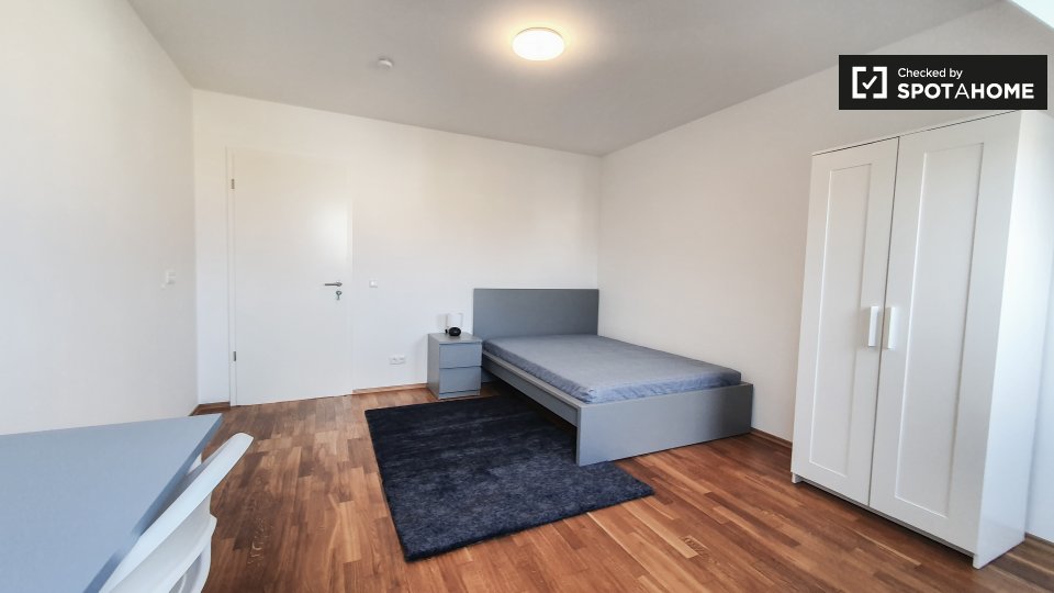 Room for rent in apartment with 3 bedrooms in Berlin (ref 656038) Spotahome