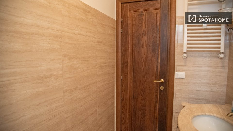 Apartment Rome, 2 beds, 48m² — photo 20