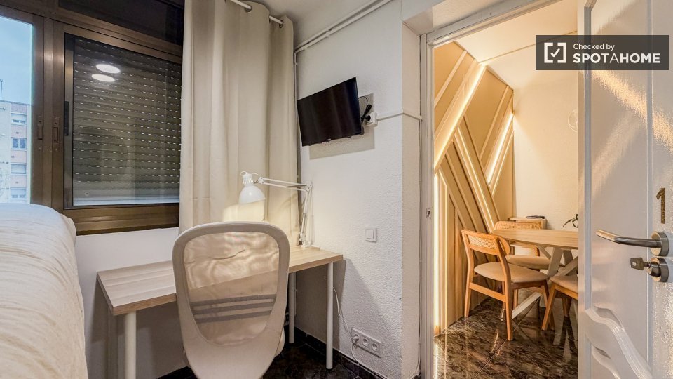 Double room Barcelona, 4 beds — photo 19