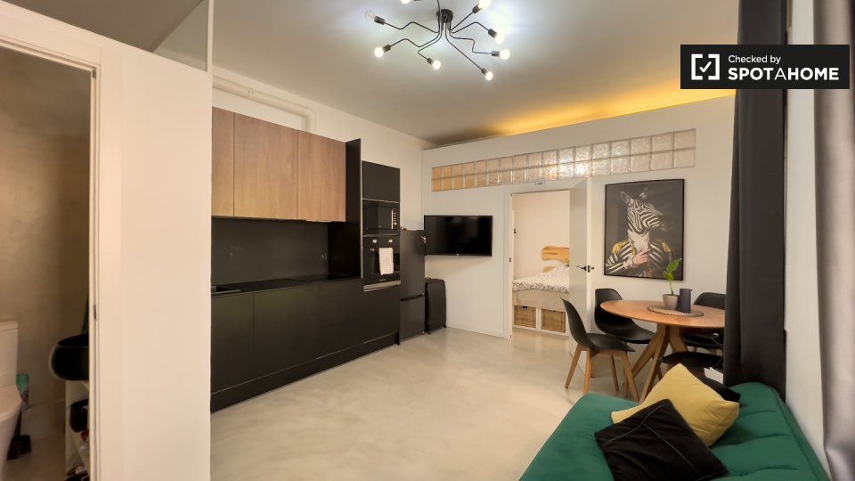 Apartment Barcelona, 1 bed, 40m² — photo 2