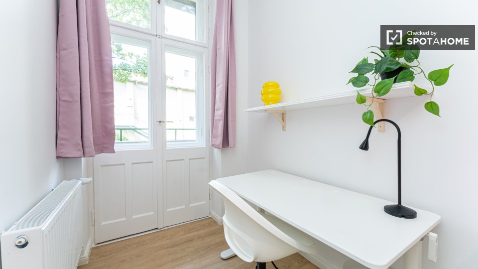 Double room Berlin, 2 beds, 36m² — photo 5