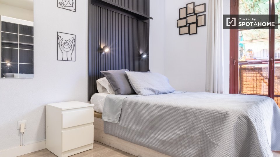 Double room Madrid, 5 beds, 101m² — photo 42