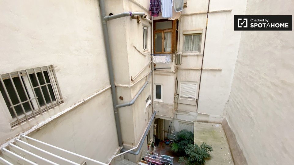 Double room Valencia, 4 beds, 65m² — photo 8