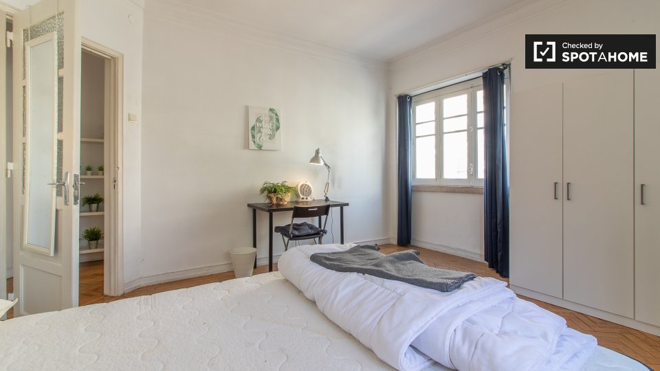 Double room Lisbon, 5 beds, 120m² — photo 3