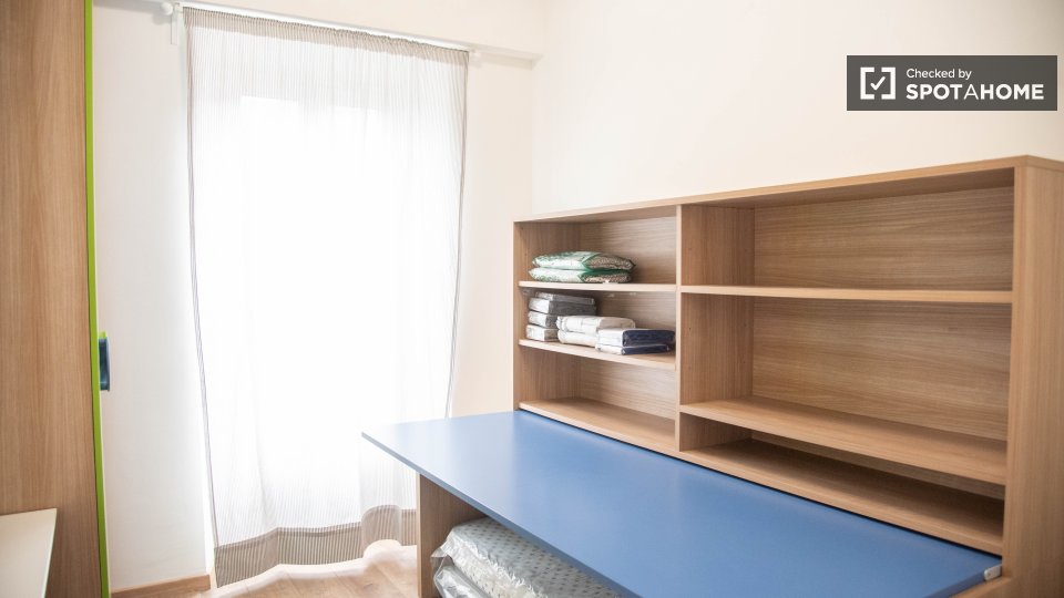 Double room Rome, 3 beds — photo 11