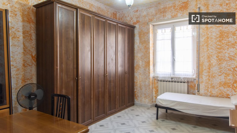Double room Rome, 4 beds, 105m² — photo 15