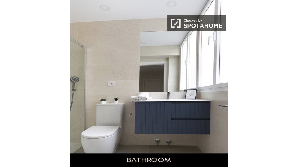 Double room Madrid, 7 beds, 162m² — photo 1