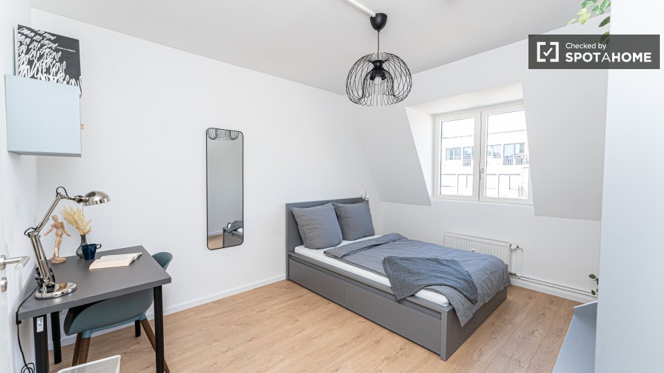 Double room Berlin, 9 beds, 158m² — photo 4