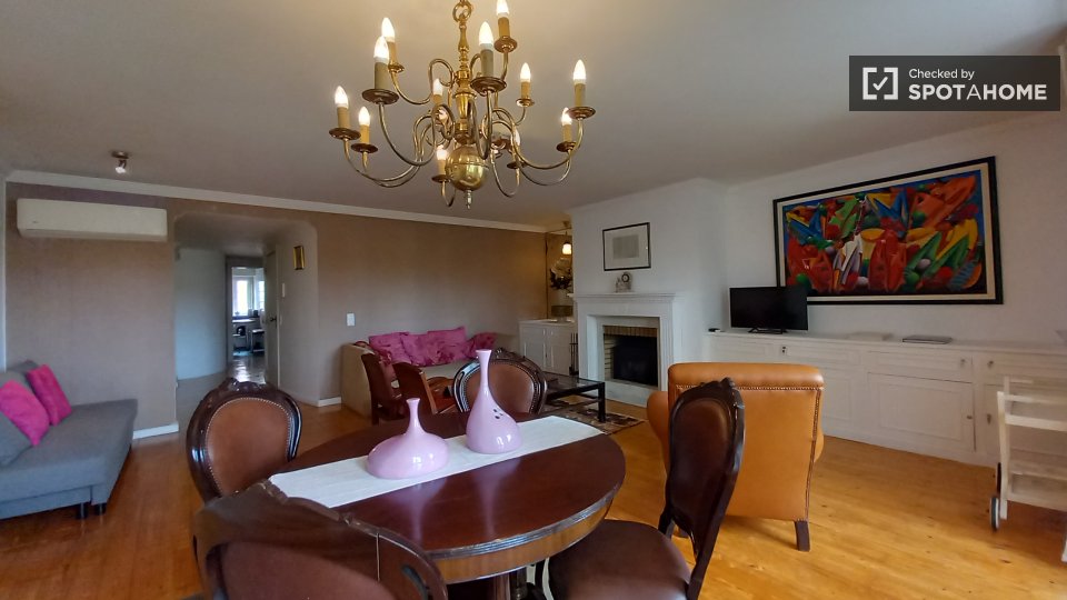 Apartment Lisbon, 1 bed, 90m² — photo 1