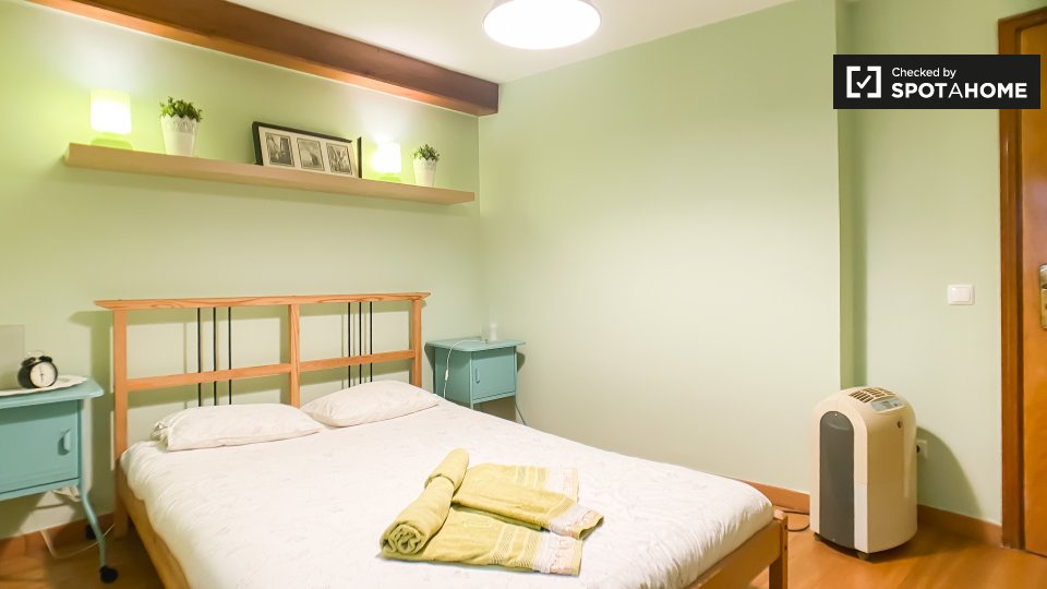 Apartment Lisbon, 2 beds, 65m² — photo 15