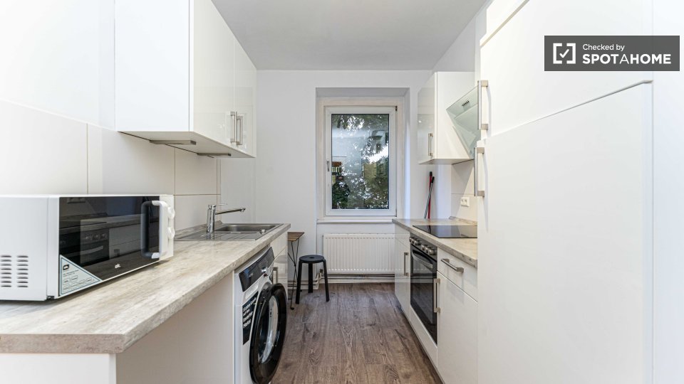 Double room Berlin, 3 beds, 73m² — photo 14