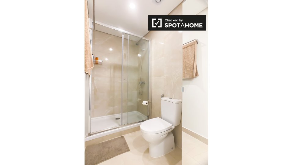 Double room Lisbon, 4 beds, 240m² — photo 7