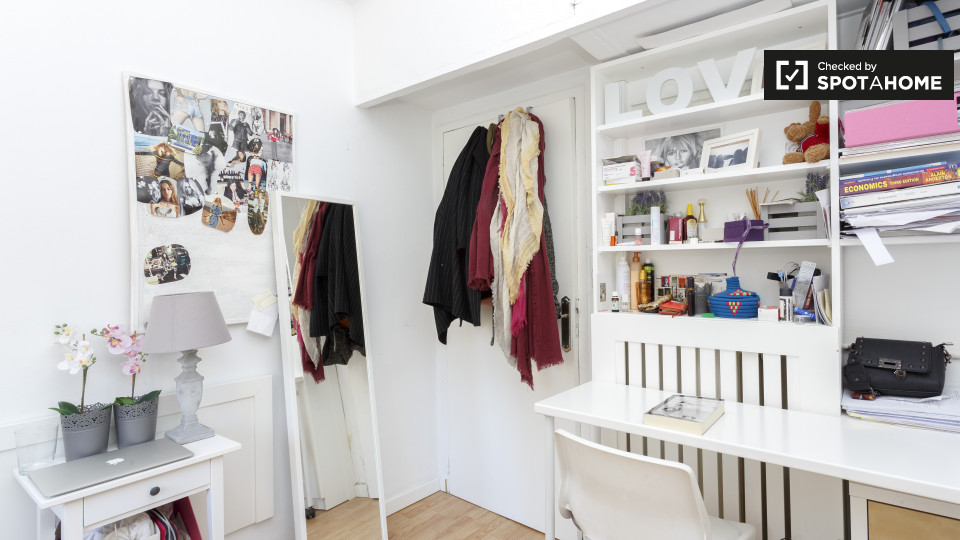 Double room Madrid, 4 beds, 180m² — photo 3