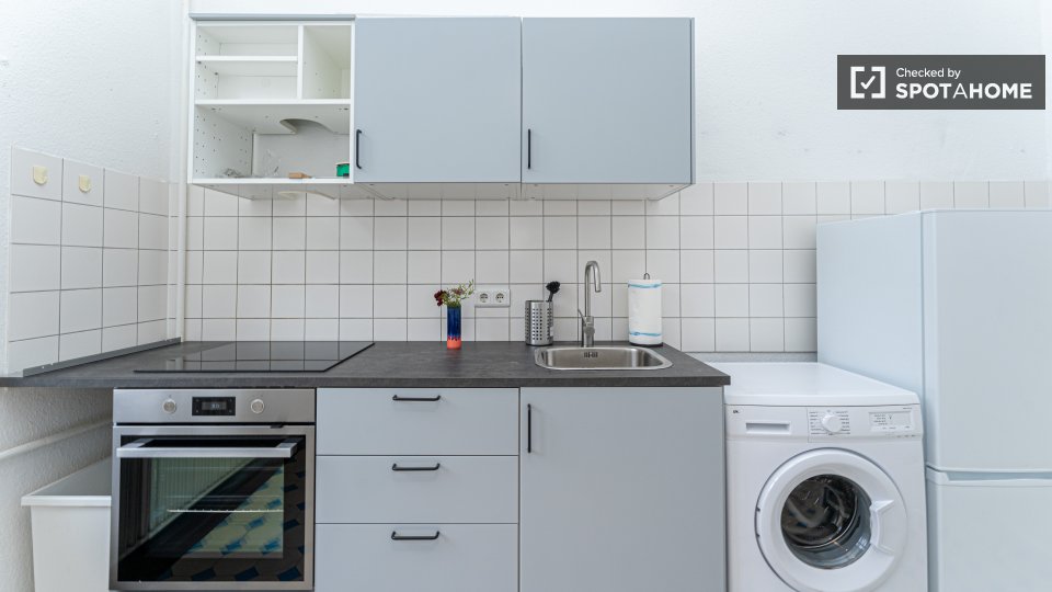 Double room Berlin, 3 beds, 75m² — photo 7
