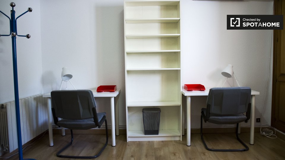 Double room Madrid, 7 beds, 280m² — photo 1