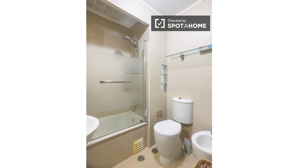 Apartment Lisbon, 1 bed, 65m² — photo 7