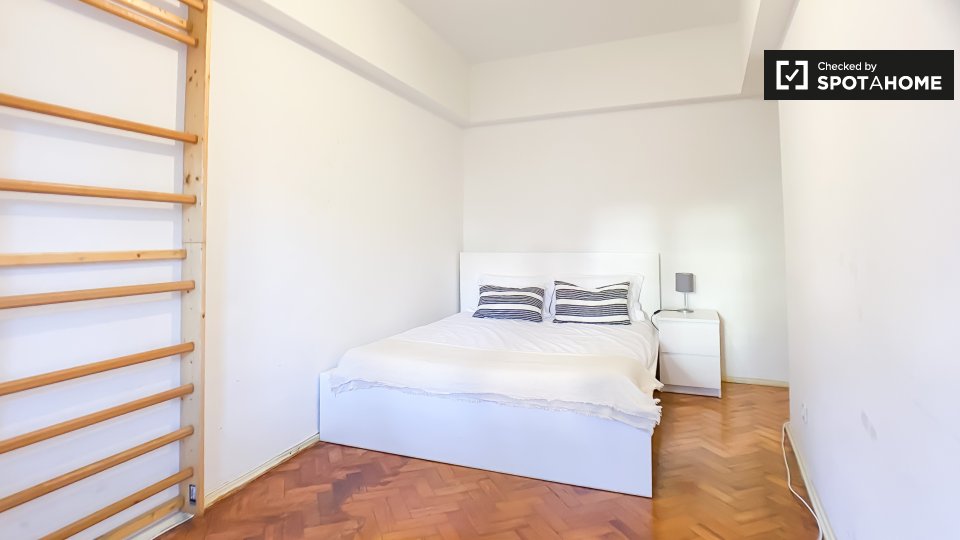 Double room Lisbon, 2 beds — photo 4