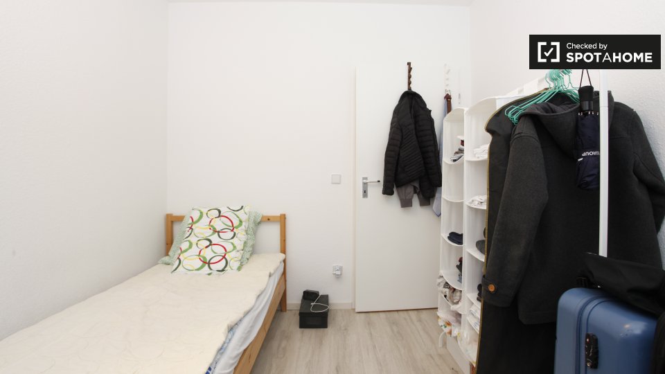 Double room Berlin, 4 beds, 89m² — photo 14