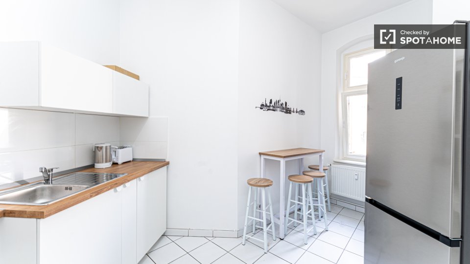 Double room Berlin, 5 beds, 124m² — photo 1