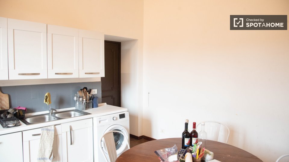 Double room Rome, 3 beds — photo 21