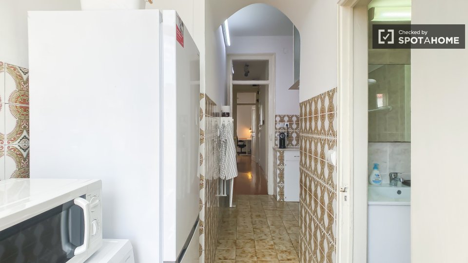 Double room Lisbon, 3 beds, 80m² — photo 22