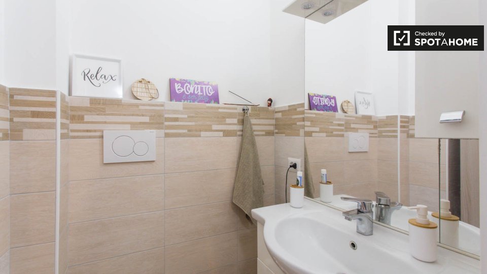 Double room Milan, 2 beds — photo 16