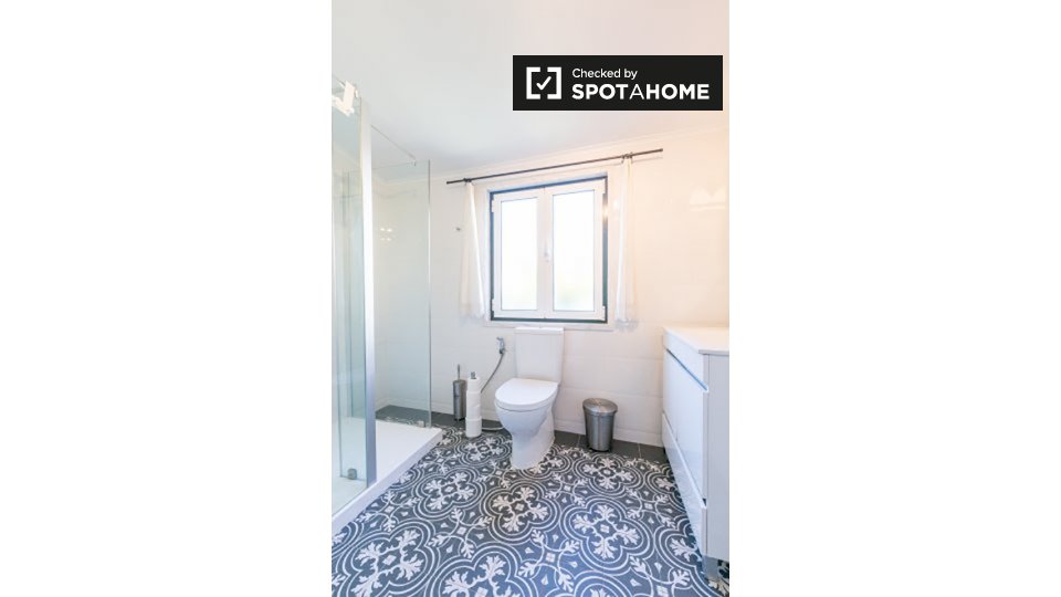 Double room Lisbon, 4 beds, 180m² — photo 6