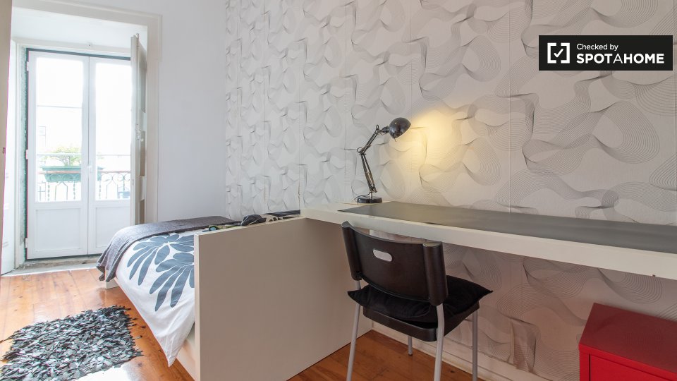 Apartment Lisbon, 2 beds, 100m² — photo 13