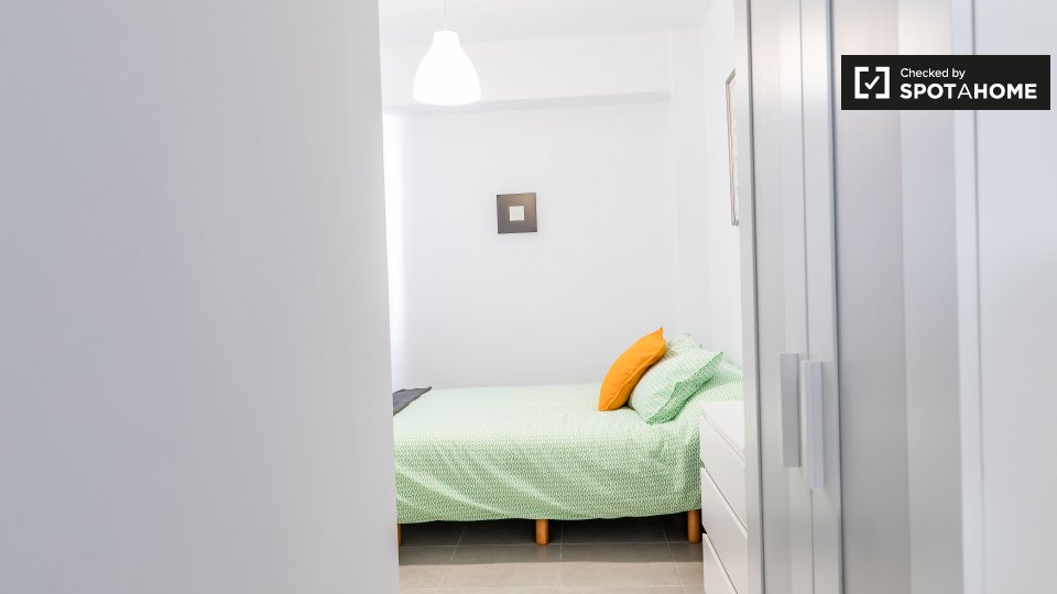 Double room Valencia, 4 beds, 95m² — photo 1