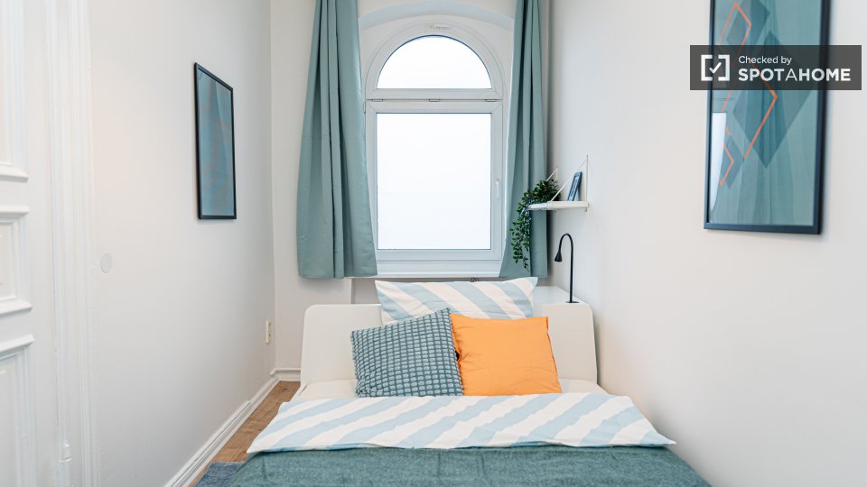 Double room Berlin, 5 beds, 98m² — photo 7