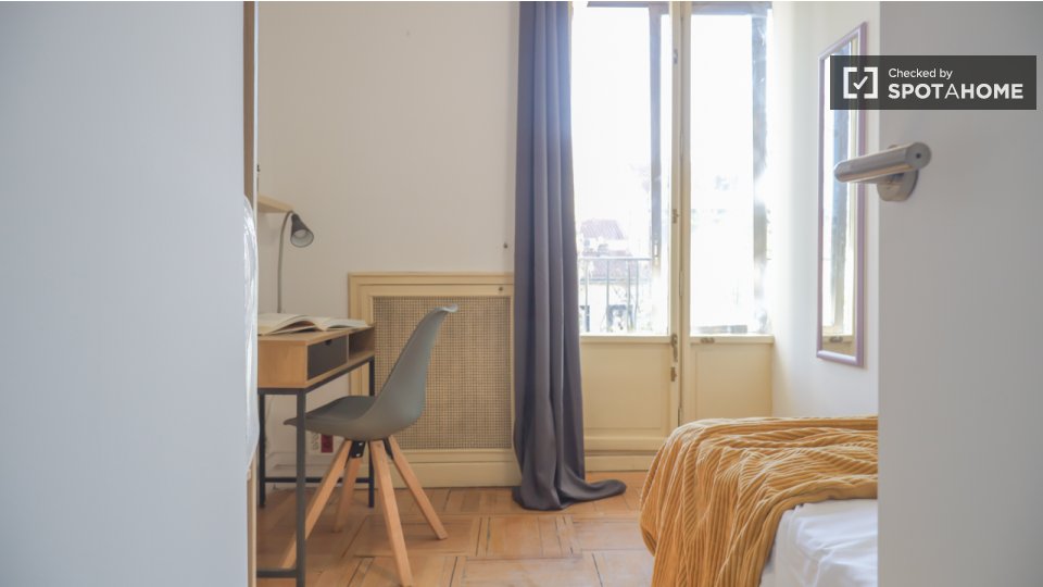 Double room Madrid, 18 beds — photo 18