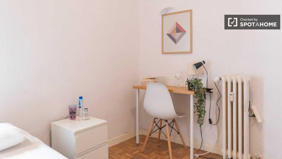 Double room Madrid, 7 beds — photo 12